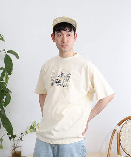 RinTinTin 半袖Tシャツ アダルト オフホワイトを着用した男性
