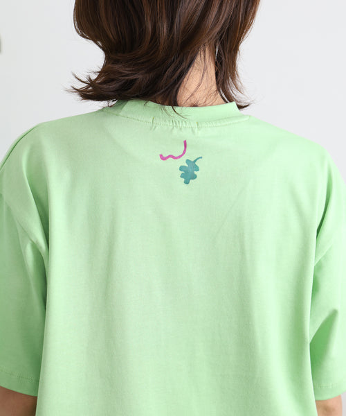 ブリタニースパニエル 半袖Tシャツ グリーン 着用イメージ 首後ろプリント